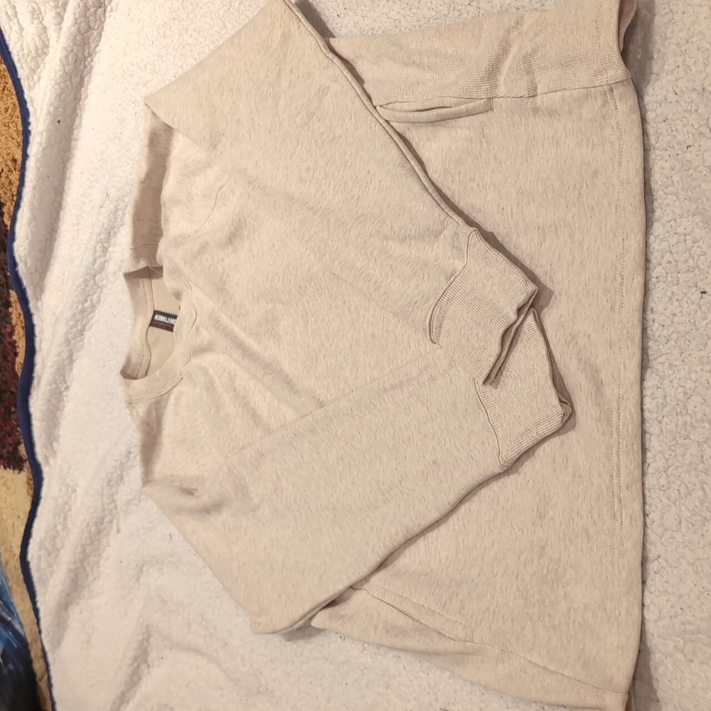 L: Kirkland Cozy Fleece Sweater - Picture 6 of 8